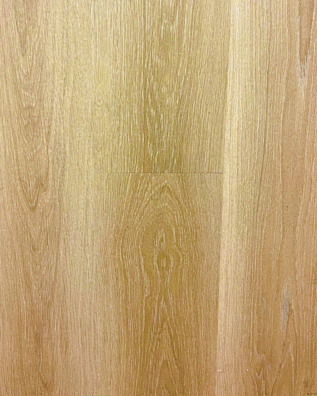 Riche Blonde Sand Oak 6mm SPC vinyl plank close-up with light golden oak grain