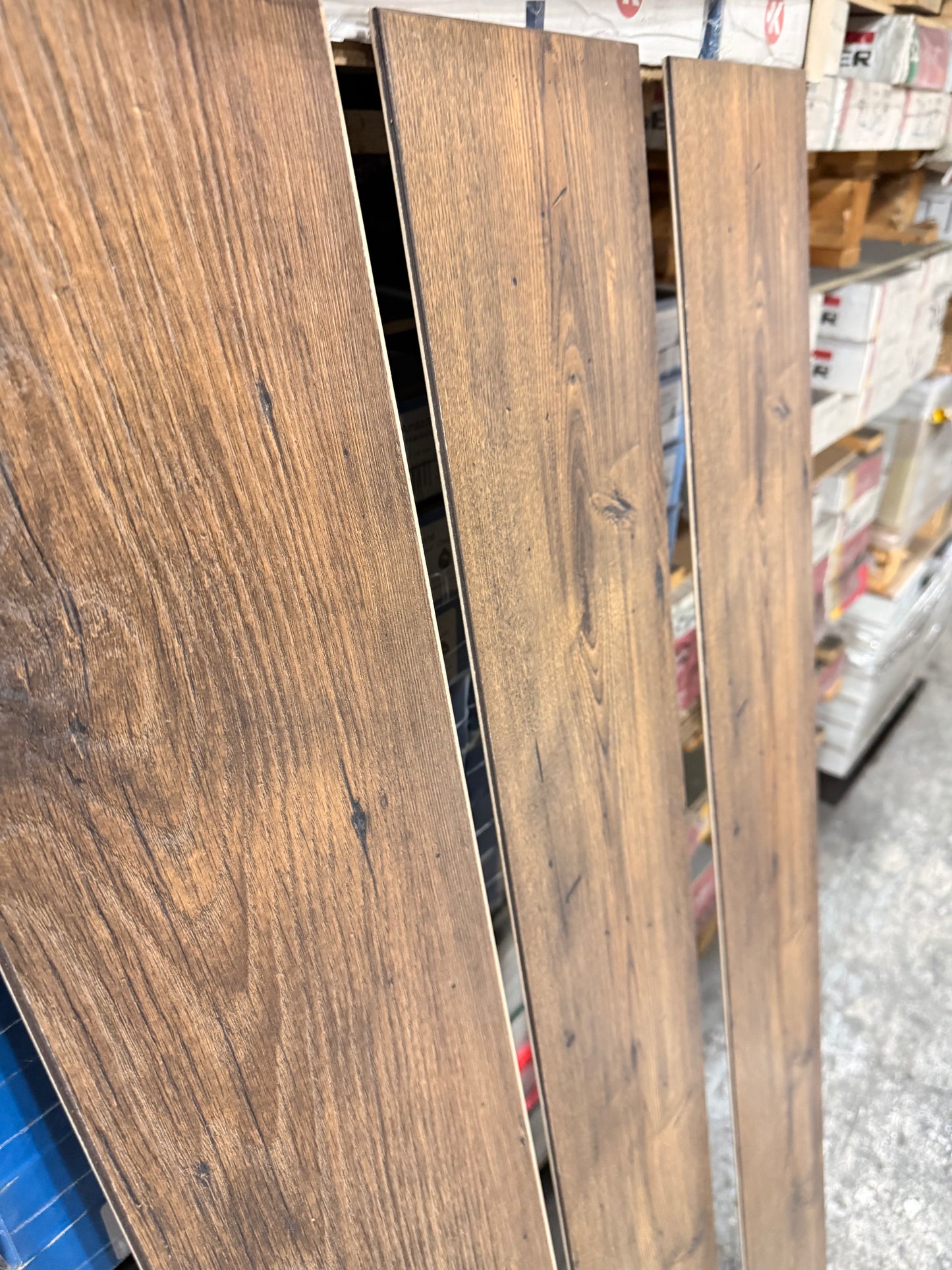 Swiss Krono 10mm Chestnut Laminate Flooring - AC5 Commercial Grade - Made in Germany (M1005) – Close-Up