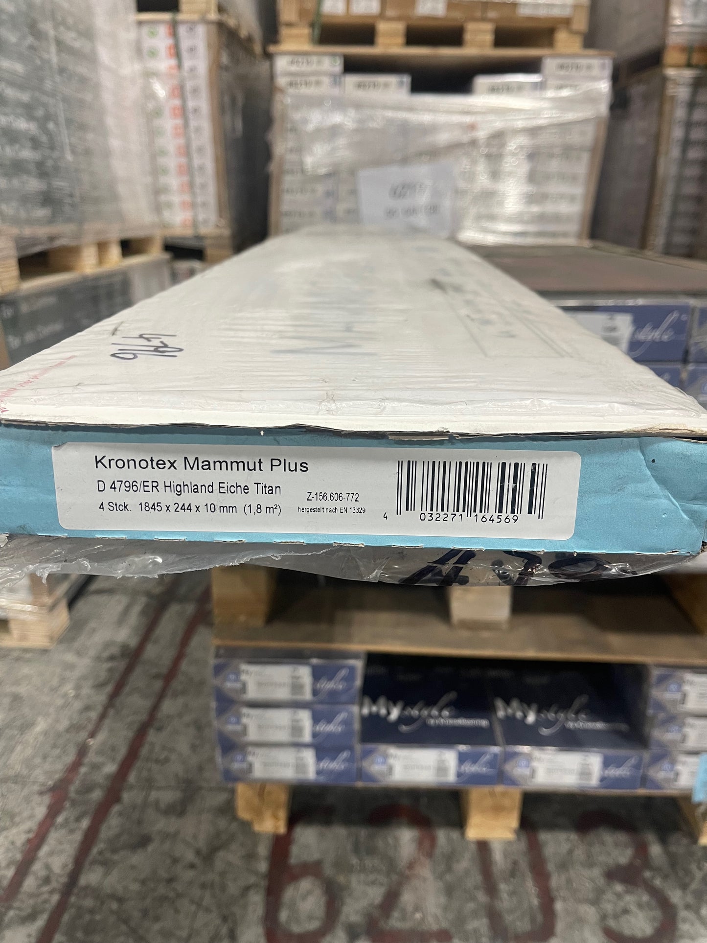 Kronotex 4796 强化复合地板 | AC5 | 10毫米 x 9.61英寸 | 德国