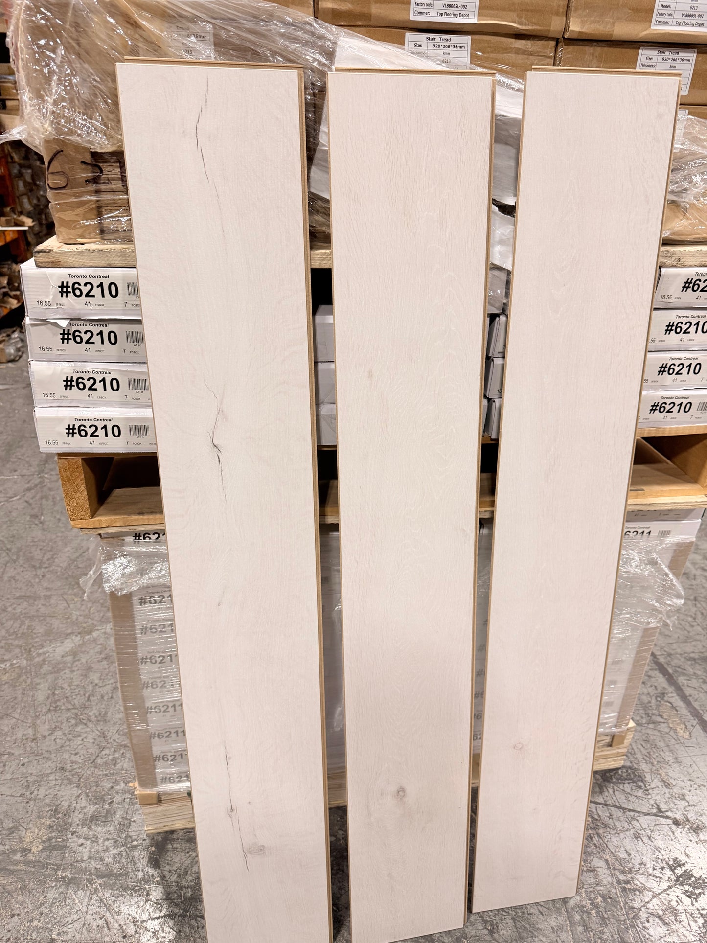 Swiss Krono 14mm Lilywhite Oak Laminate Flooring - AC6 Ultimate Grade - Made in Germany (K226) – Close-Up