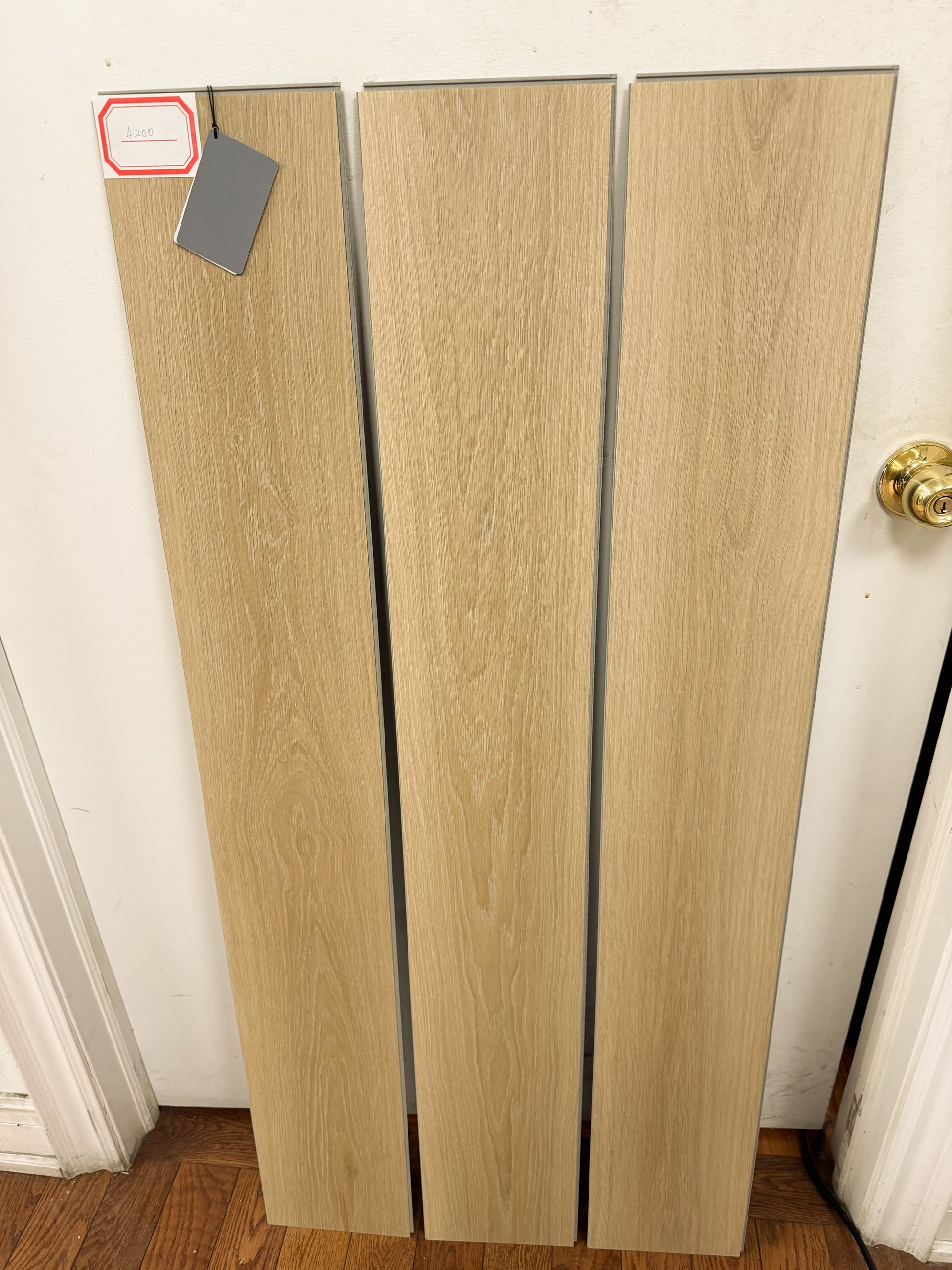 Riche Blonde Sand Oak SPC LVP Vinyl Plank Flooring | 6mm Waterproof with IXPE Pad | 7.09" Wide – Texture View