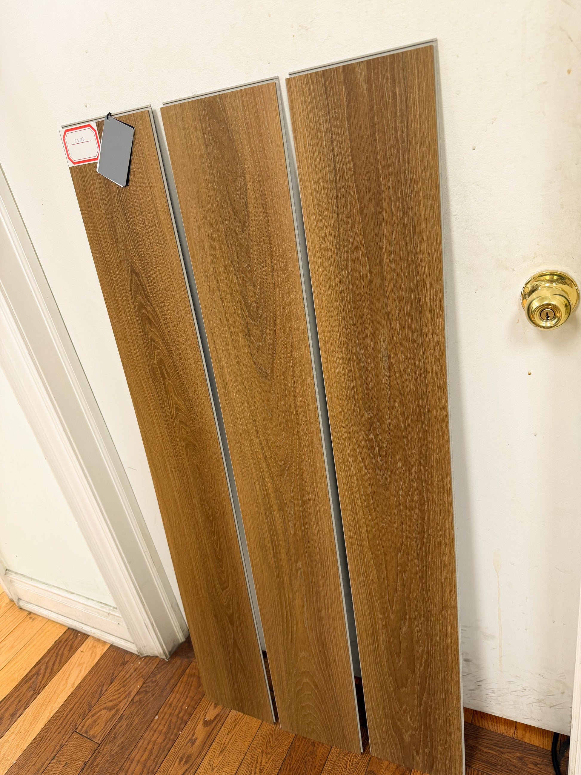 Riche Warm Mocha Oak SPC LVP Vinyl Plank Flooring | 6mm Waterproof with IXPE Pad | 7.09" Wide – Texture View