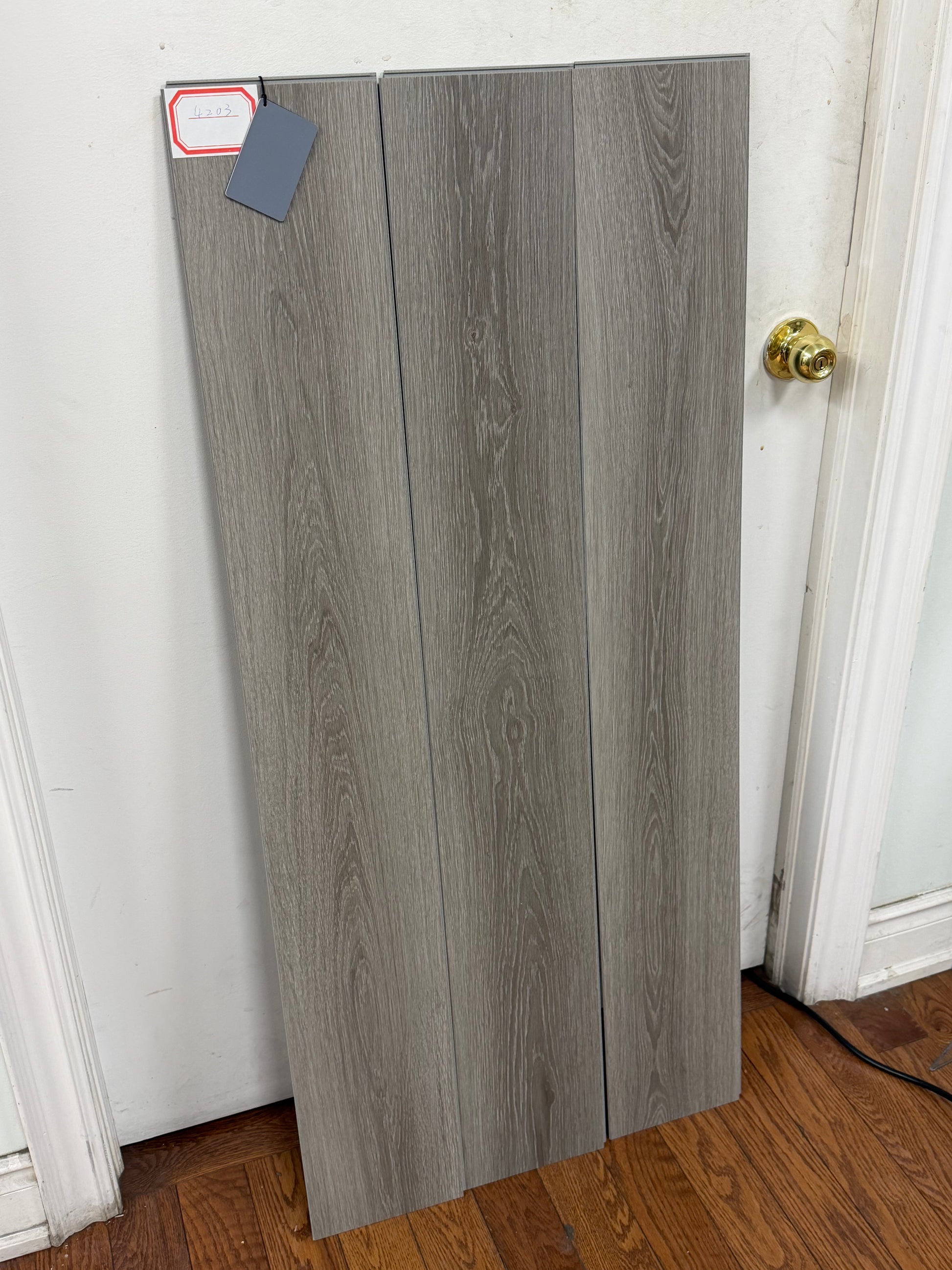 Riche Dusk Greige Oak SPC LVP Vinyl Plank Flooring | 6mm Waterproof with IXPE Pad | 7.09" Wide – Close-Up