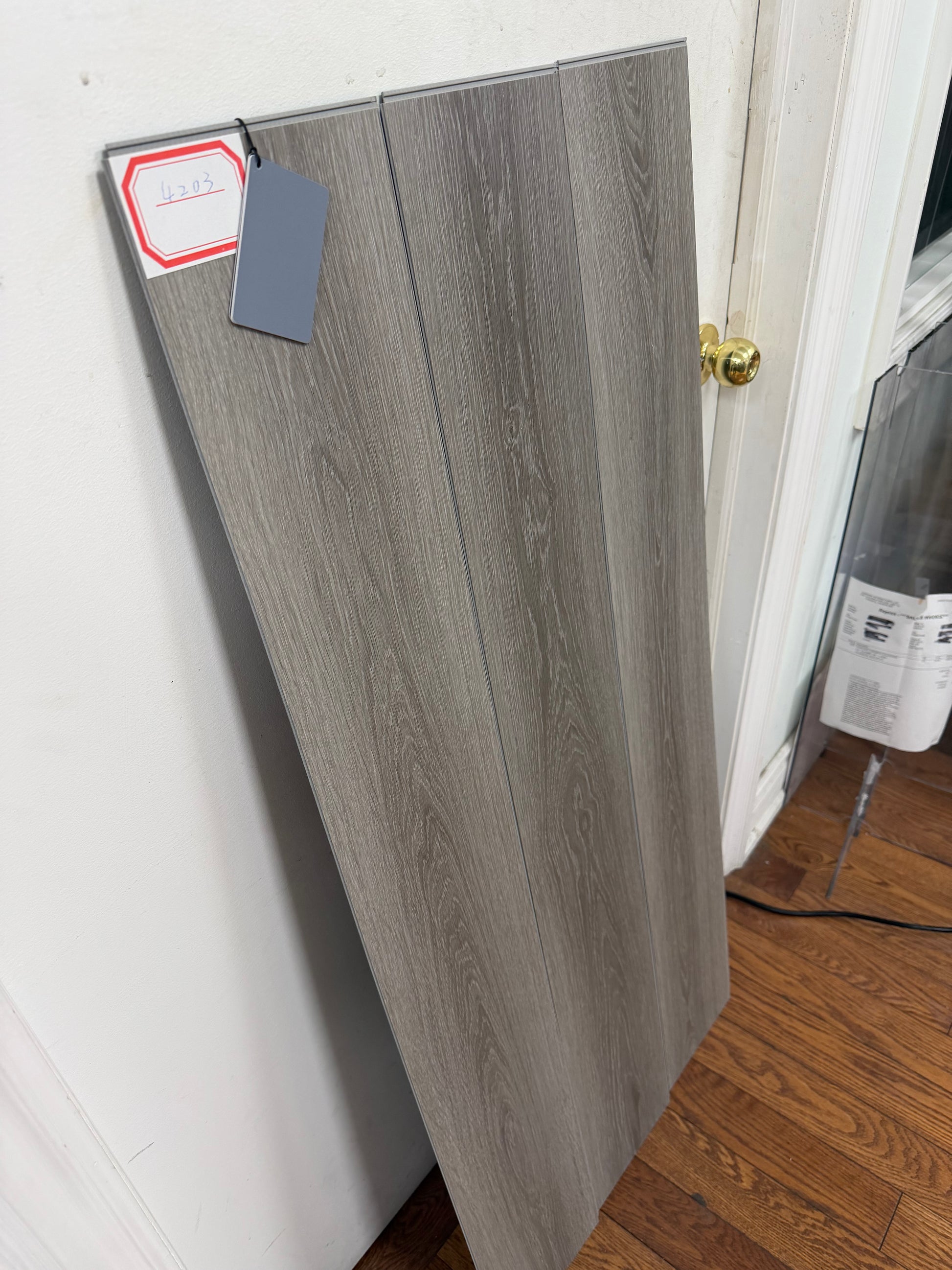 Riche Dusk Greige Oak SPC LVP Vinyl Plank Flooring | 6mm Waterproof with IXPE Pad | 7.09" Wide – Room Scene