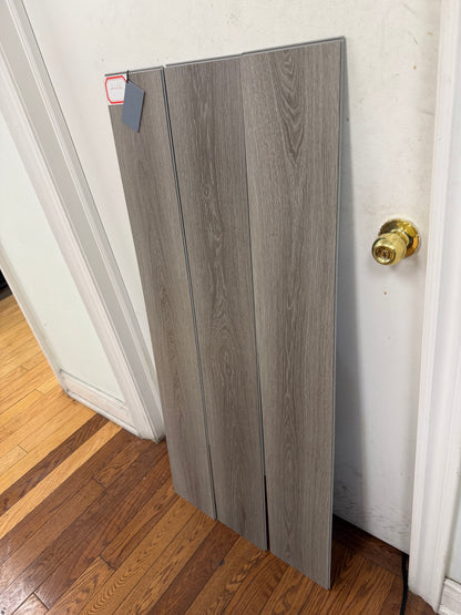 Riche Dusk Greige Oak SPC LVP Vinyl Plank Flooring | 6mm Waterproof with IXPE Pad | 7.09" Wide – Texture View