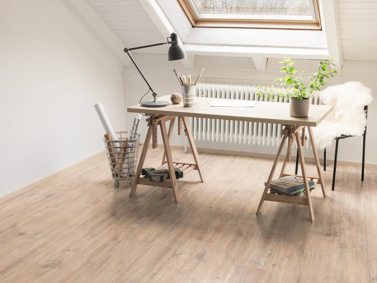 Egger EM7131 Woodwork Oak Laminate Flooring | AC5 | 11mm x 7.60" | Germany